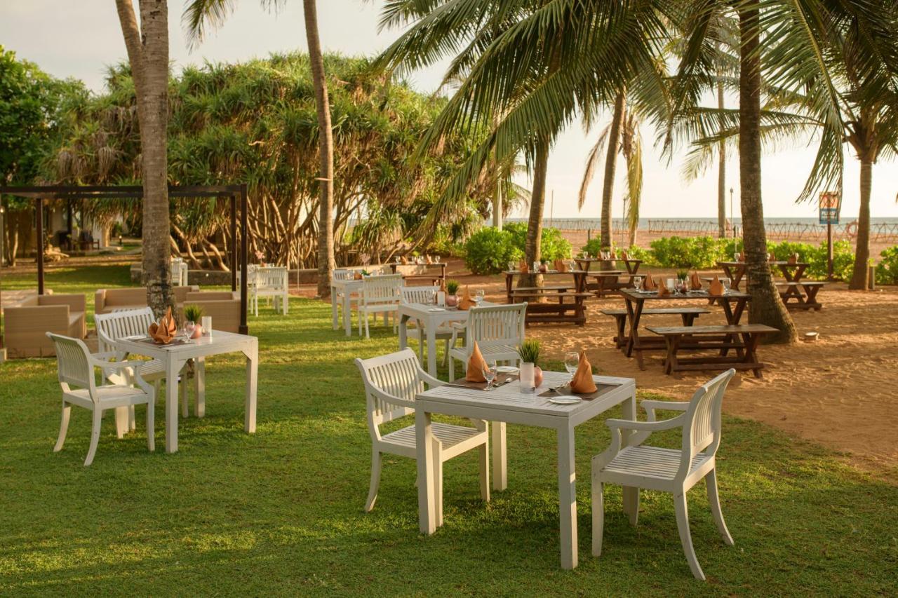 Club Hotel Dolphin Negombo Exterior foto