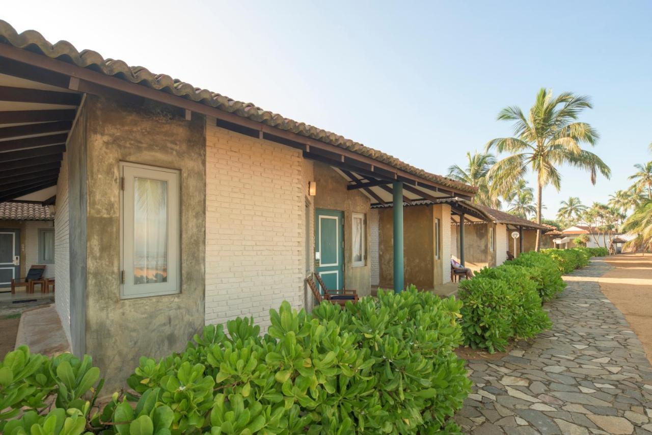 Club Hotel Dolphin Negombo Exterior foto