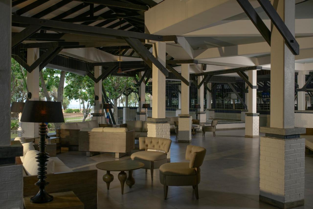 Club Hotel Dolphin Negombo Exterior foto