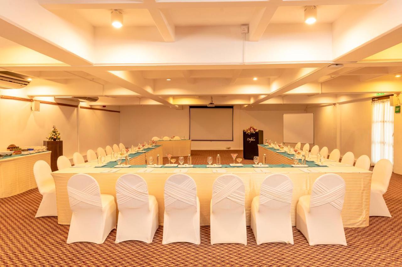 Club Hotel Dolphin Negombo Exterior foto