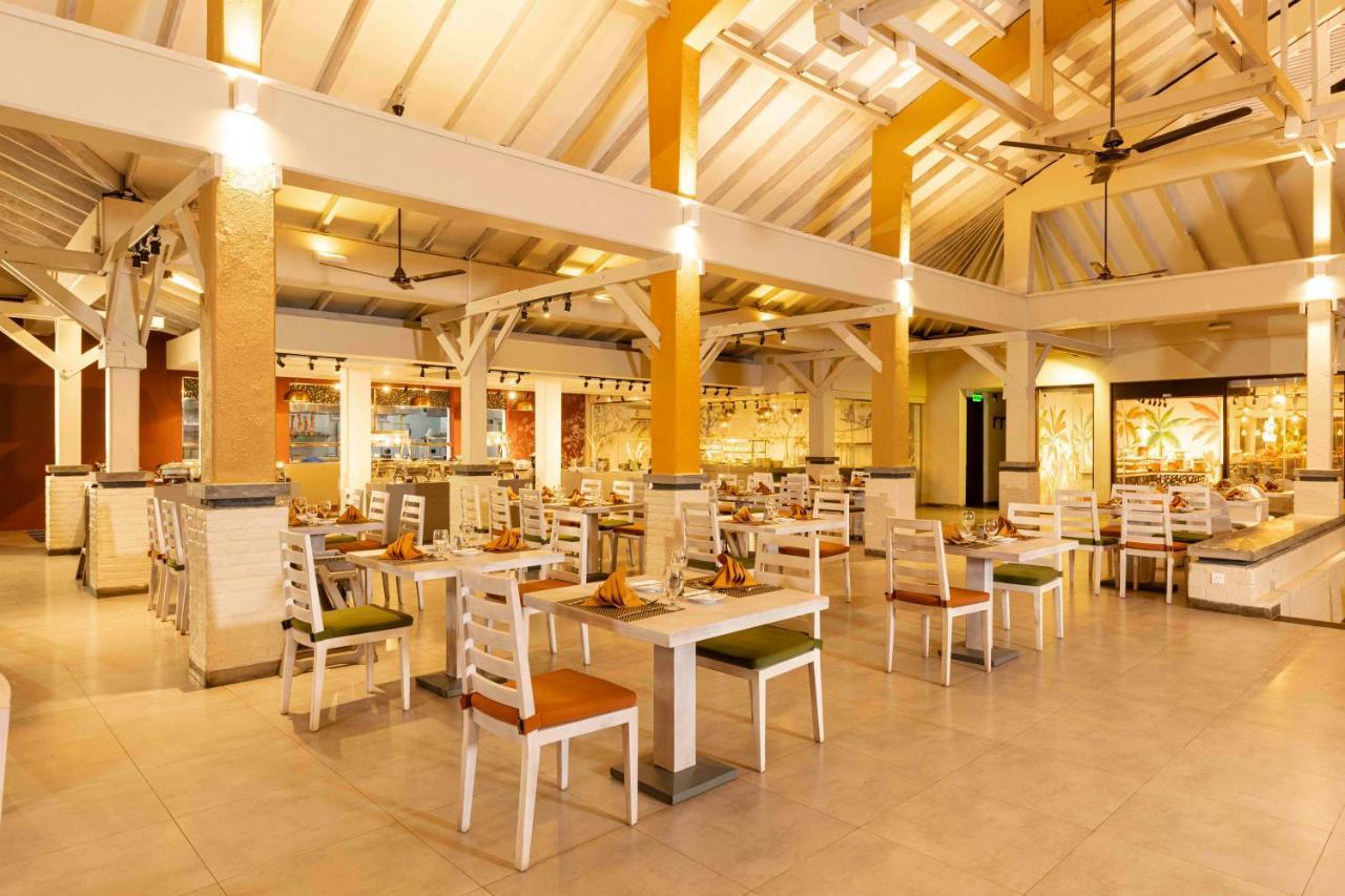 Club Hotel Dolphin Negombo Exterior foto