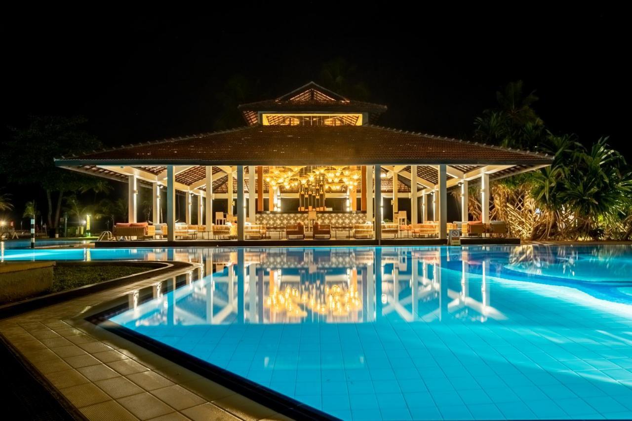 Club Hotel Dolphin Negombo Exterior foto