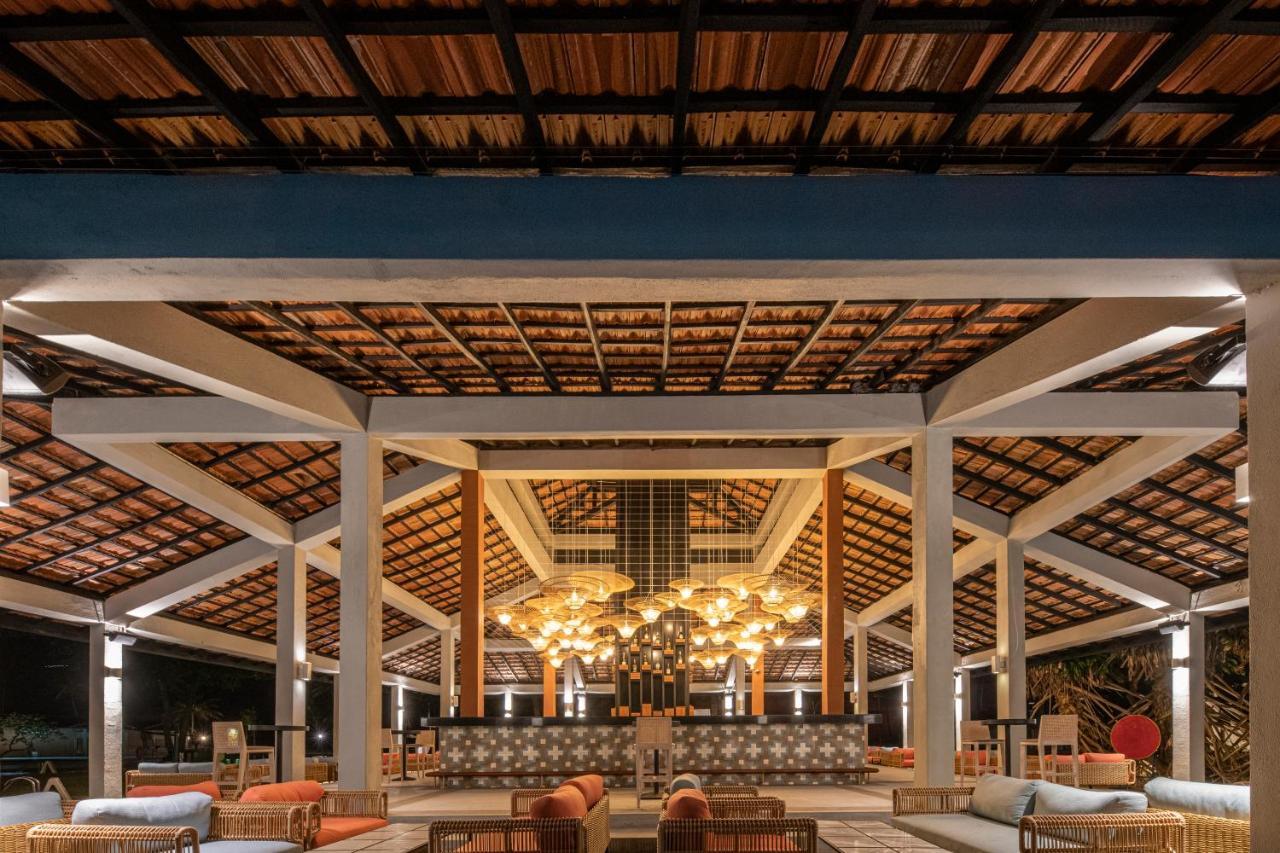 Club Hotel Dolphin Negombo Exterior foto