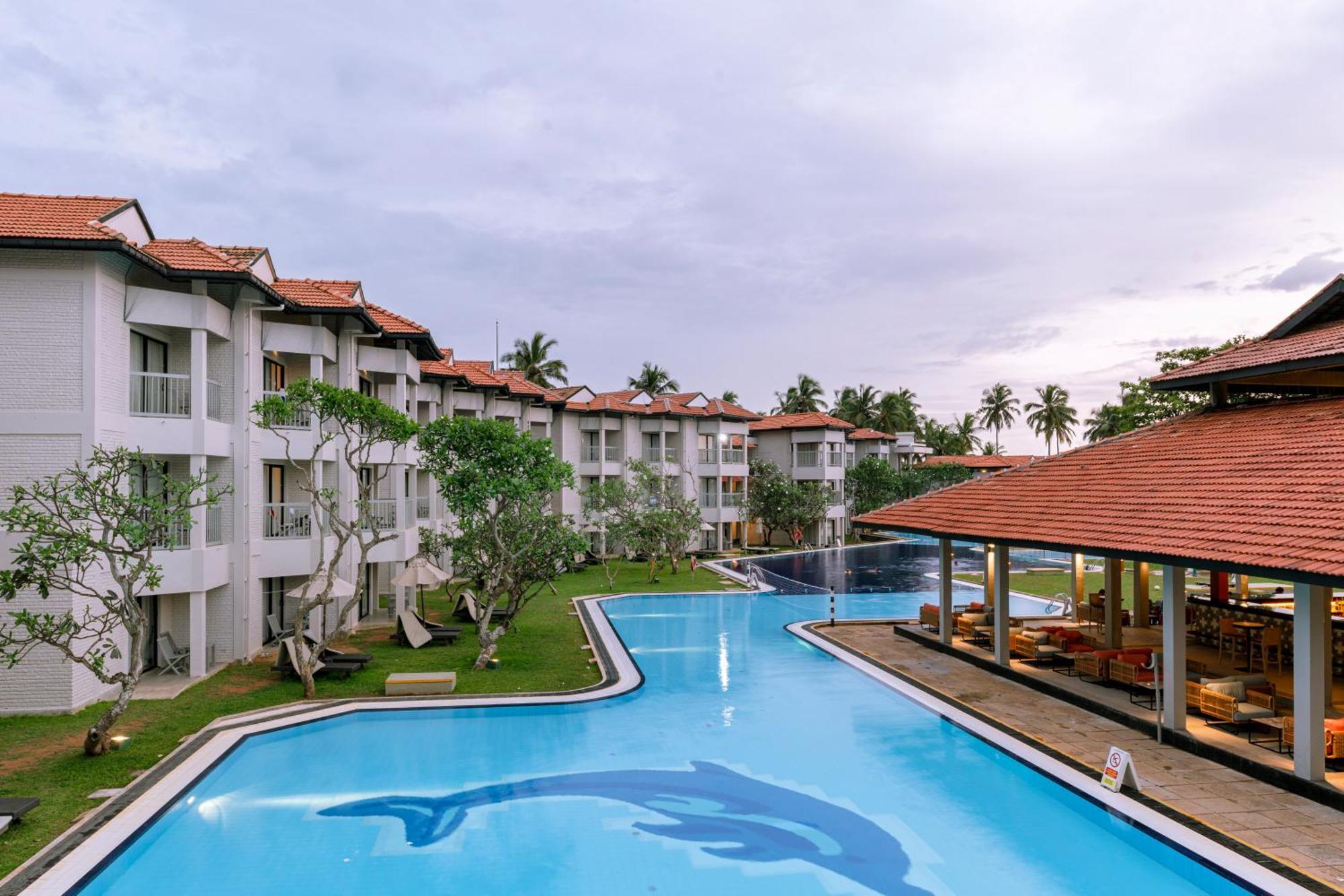 Club Hotel Dolphin Negombo Exterior foto